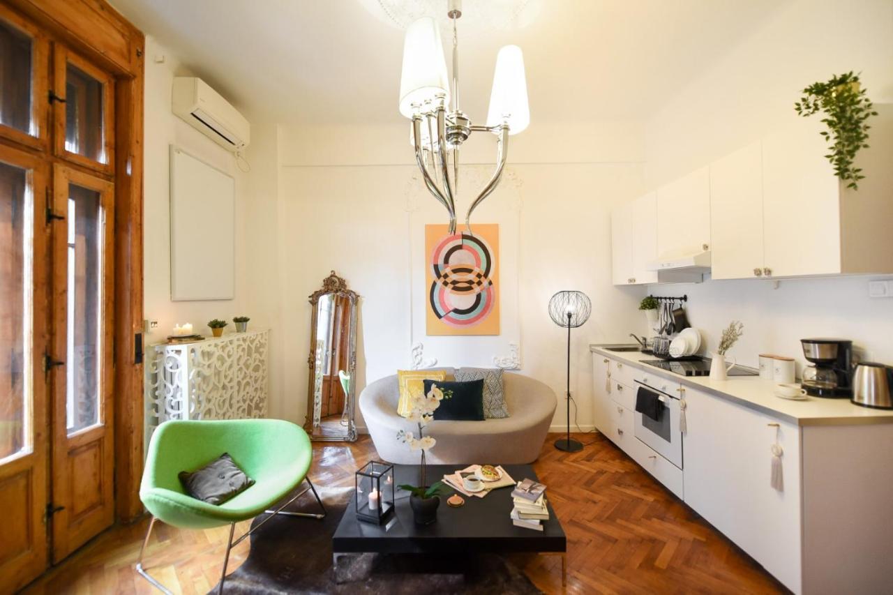 Vintage Elegance, Modern Comfort: 1Br Apartment Overlooking Calea Victoriei Bukurešť Exteriér fotografie