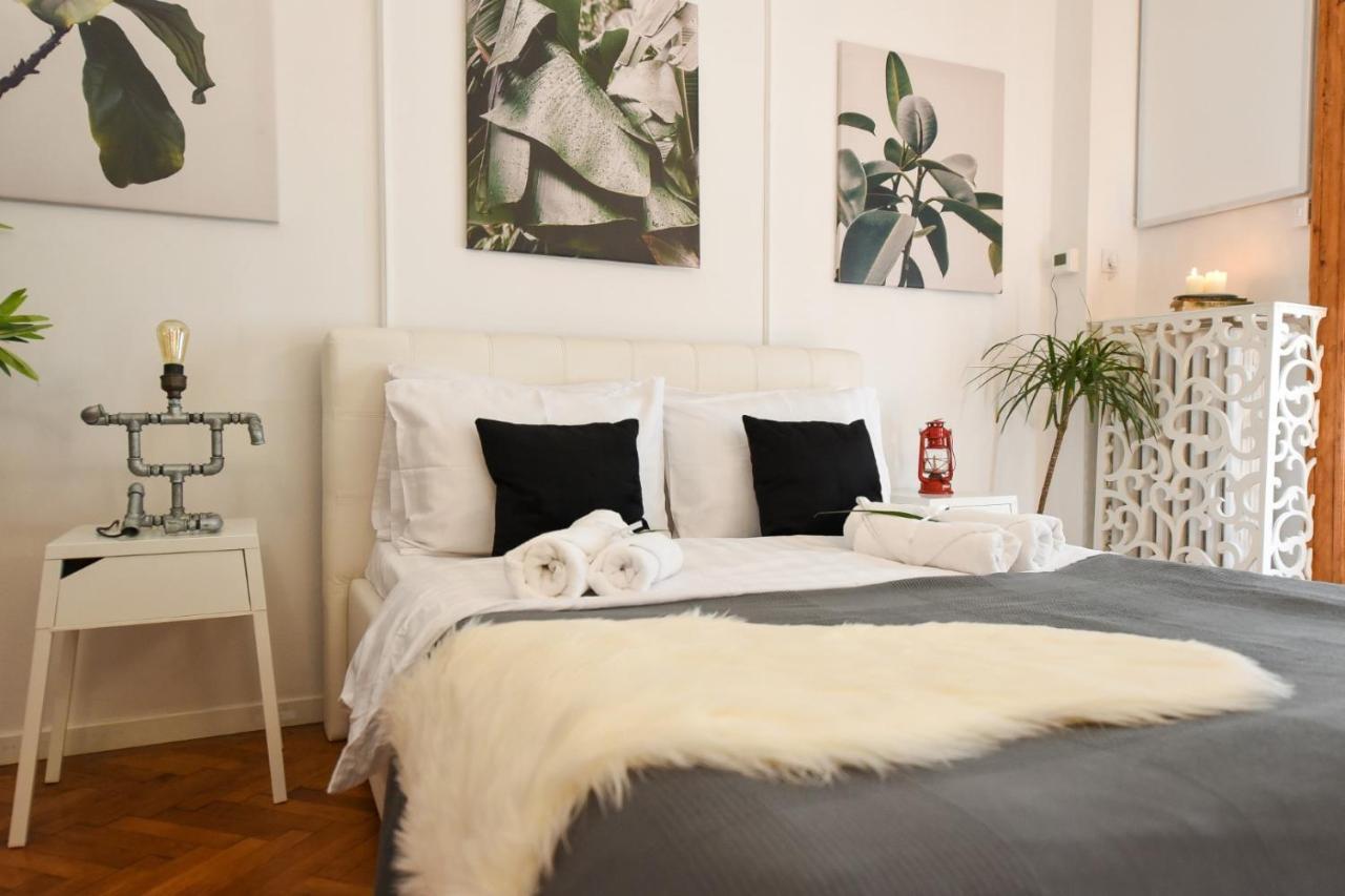 Vintage Elegance, Modern Comfort: 1Br Apartment Overlooking Calea Victoriei Bukurešť Exteriér fotografie