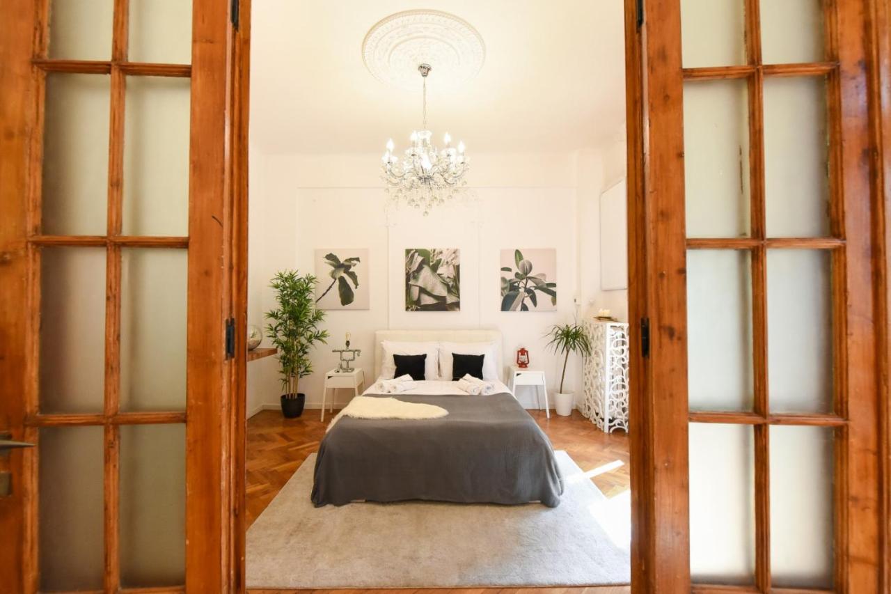 Vintage Elegance, Modern Comfort: 1Br Apartment Overlooking Calea Victoriei Bukurešť Exteriér fotografie