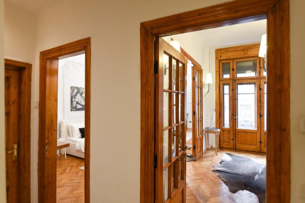 Vintage Elegance, Modern Comfort: 1Br Apartment Overlooking Calea Victoriei Bukurešť Exteriér fotografie