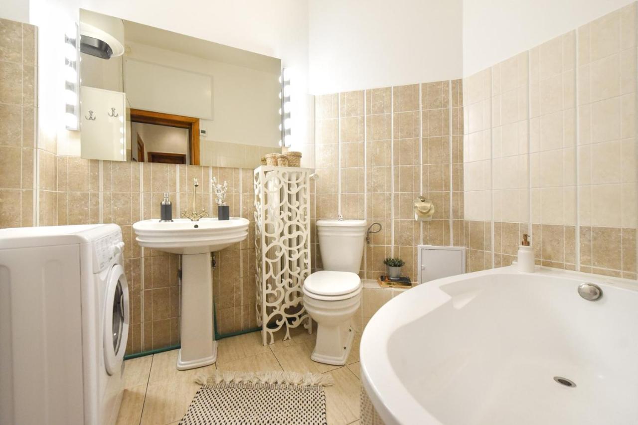 Vintage Elegance, Modern Comfort: 1Br Apartment Overlooking Calea Victoriei Bukurešť Exteriér fotografie